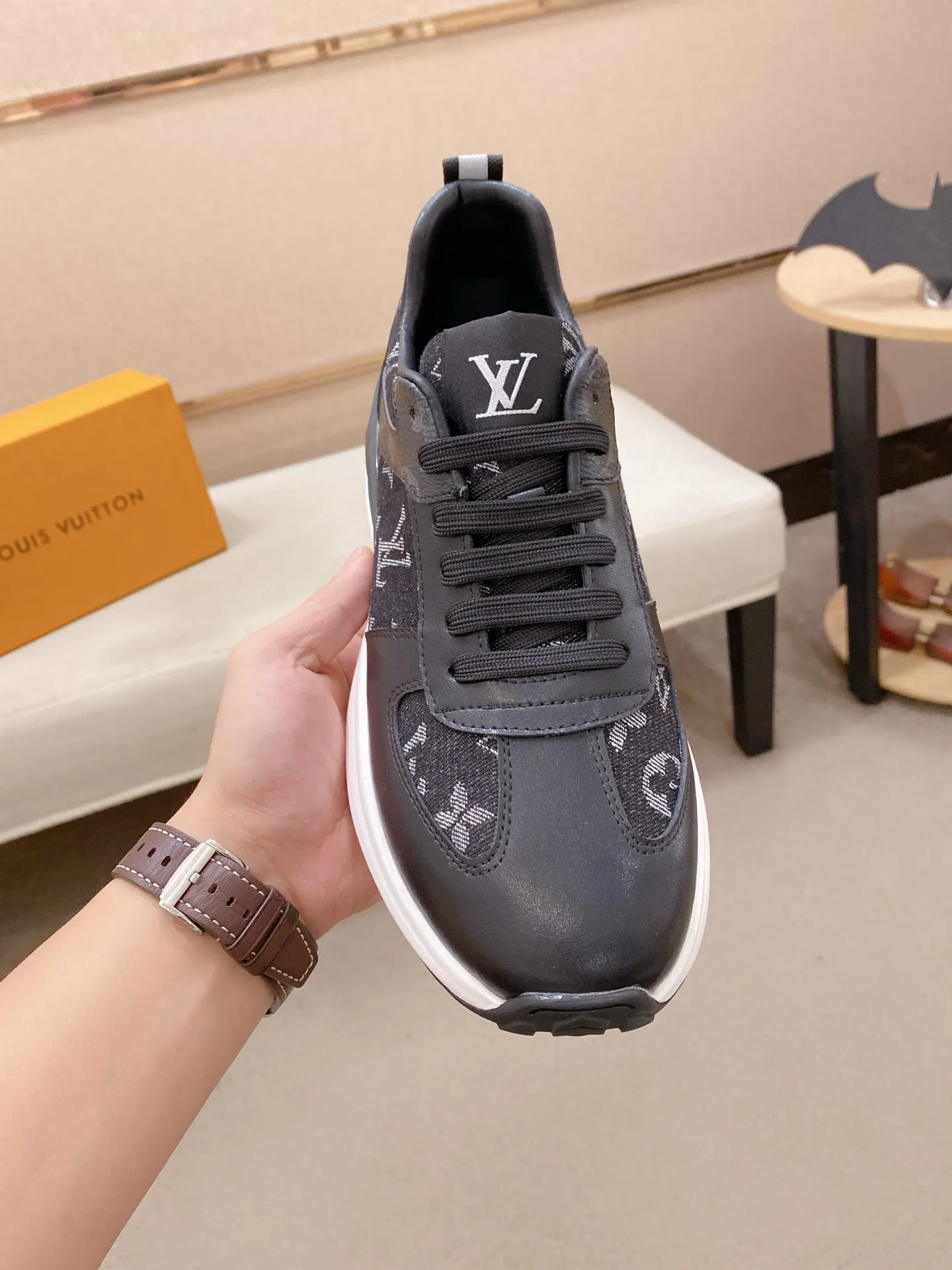 Men's shoes💰:442💰🇮🇹🇮🇹LV Louis Vuitton. The latest fashionable casual shoes are popular in physical stores. New spring and summer comfortable imported custom original cowhide, unique jacquard fabric element design. With sheepskin lining, Lv original bottom, [sun][sun] high-end packaging and high quality💪Details determine the quality, you can enter and exit the counter at will, welcome to compare🇮🇹Size 38-44